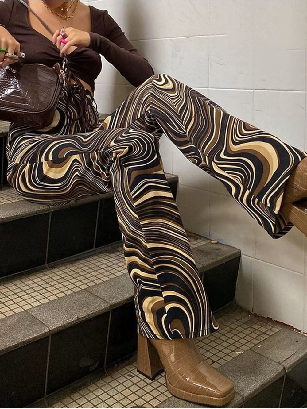 Wavy Print Wide-Leg Pants in Black & Cream